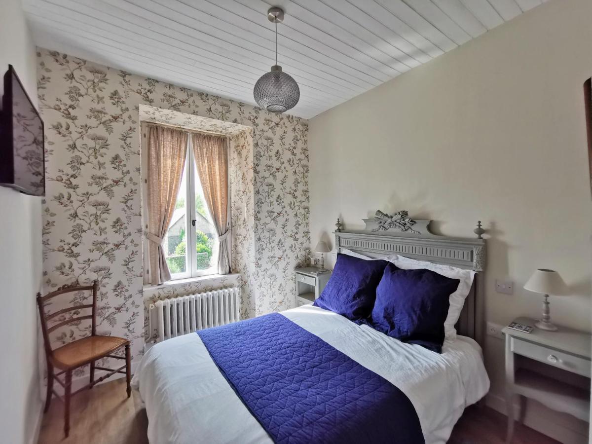 'Les Portes Bleues' Chambres D'Hotes Langourla Chambre photo